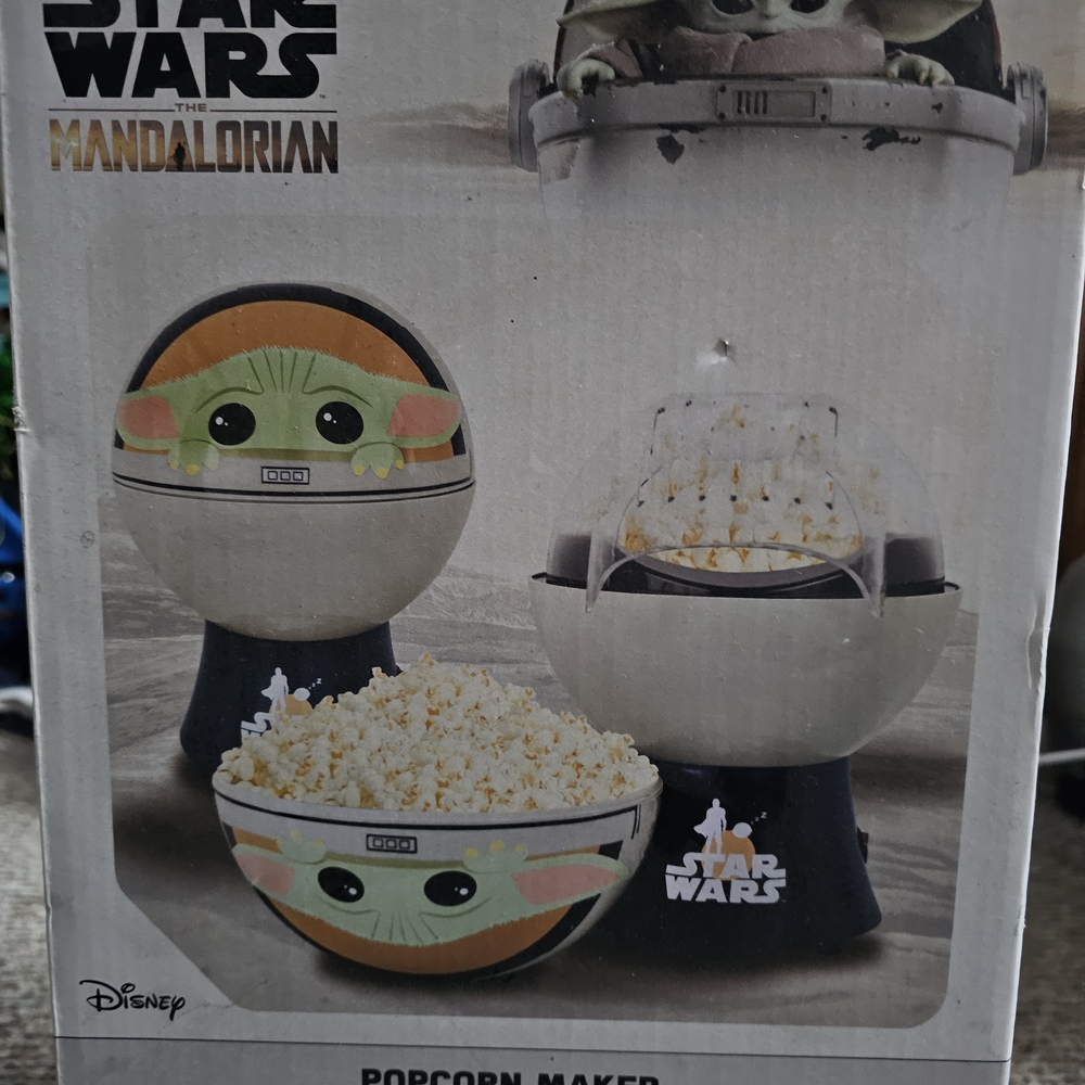 Star Wars Mandalorian Popcorn Maker Set